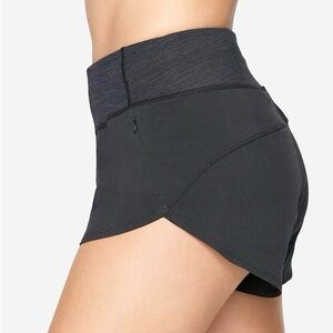 Outdoor Voices Hudson 2.5” shorts